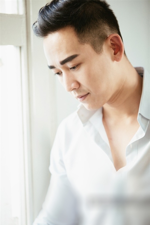 Những “soái ca sơ mi trắng” của showbiz Việt “đốn tim” fan-girl