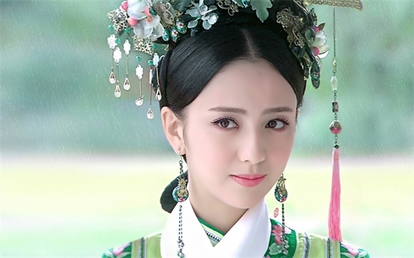 Mỹ nhân 'ngoại tộc' của Cbiz - ai là người xinh đẹp nhất?