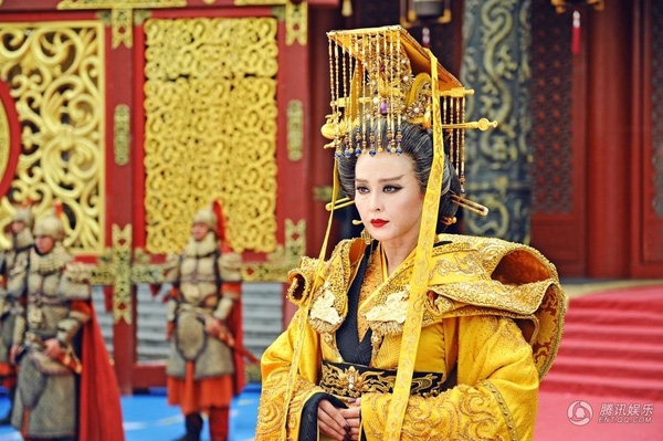 Những mỹ nhân Hoa Ngữ thể hiện vai nữ hoàng đầy khí chất