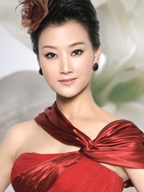 Mỹ nhân 'ngoại tộc' của Cbiz - ai là người xinh đẹp nhất?