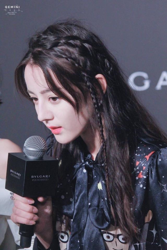 "Mỹ nhân Tân Cương khẳng định nhan sắc đẹp "không góc chết".
