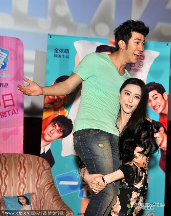Những mỹ nhân Hoa ngữ xinh đẹp 'mỏng manh' nhưng sức khỏe 'lực sĩ'