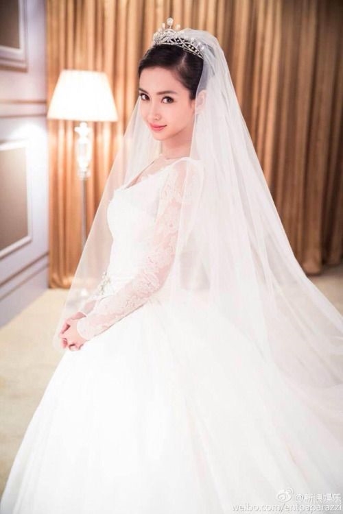 Ngẩn ngơ những lần mỹ nhân Hoa ngữ đội vương miện thành công chúa