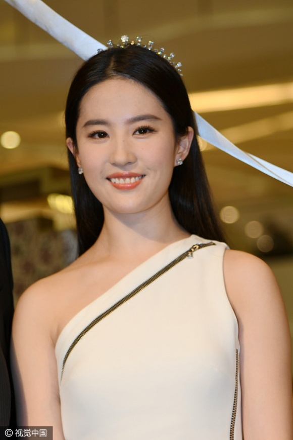 Ngẩn ngơ những lần mỹ nhân Hoa ngữ đội vương miện thành công chúa