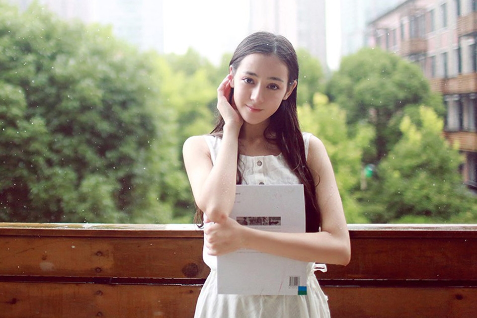 Những sao nữ sở hữu vẻ đẹp dễ thương 'ai cũng yêu' trong Cbiz