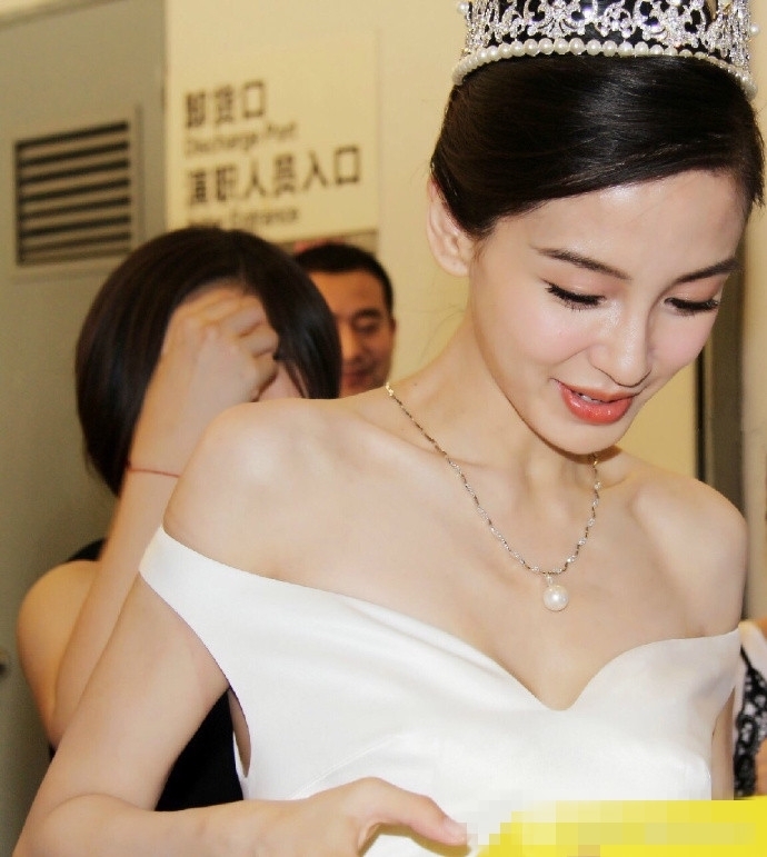 Những mỹ nhân Hoa ngữ vẫn 'đẹp không góc chết' dù bị 'soi' cận mặt