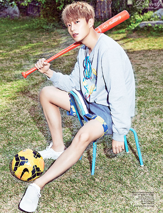 Thần tượng nam ít có cơ hội khoe chân nhưng Doojoon (BEAST) vẫn lọt vào “mắt xanh” của nhiều nhiếp ảnh gia nhờ bắp đùi thon gọn.