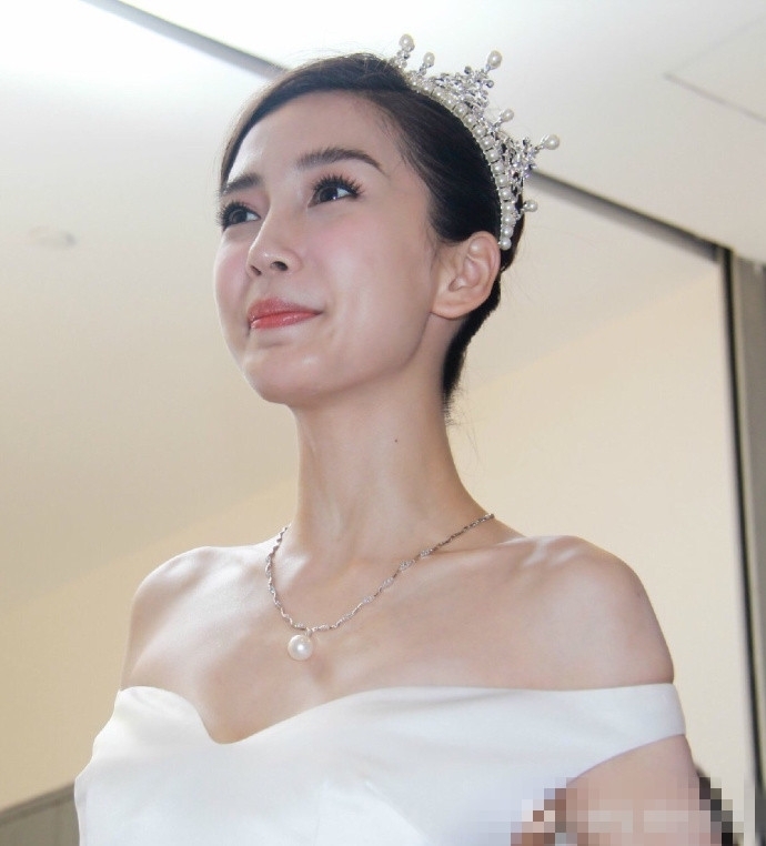 Những mỹ nhân Hoa ngữ vẫn 'đẹp không góc chết' dù bị 'soi' cận mặt