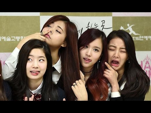 Ảnh hậu trường cực khó đỡ của các thần tượng Kpop