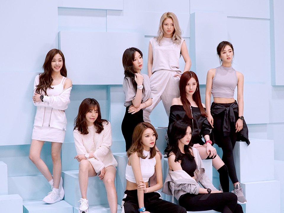 Ảnh hậu trường cực khó đỡ của các thần tượng Kpop