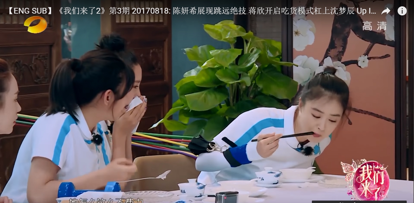 Mỹ nhân Hoa ngữ đẹp thì đẹp chứ ăn thì vẫn 'bất chấp hình tượng'