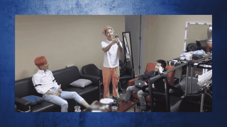 Ảnh hậu trường cực khó đỡ của các thần tượng Kpop