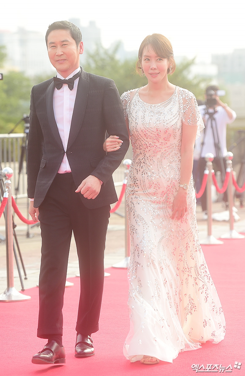 Dàn sao trên thảm đỏ 'Seoul Drama Award 2017'