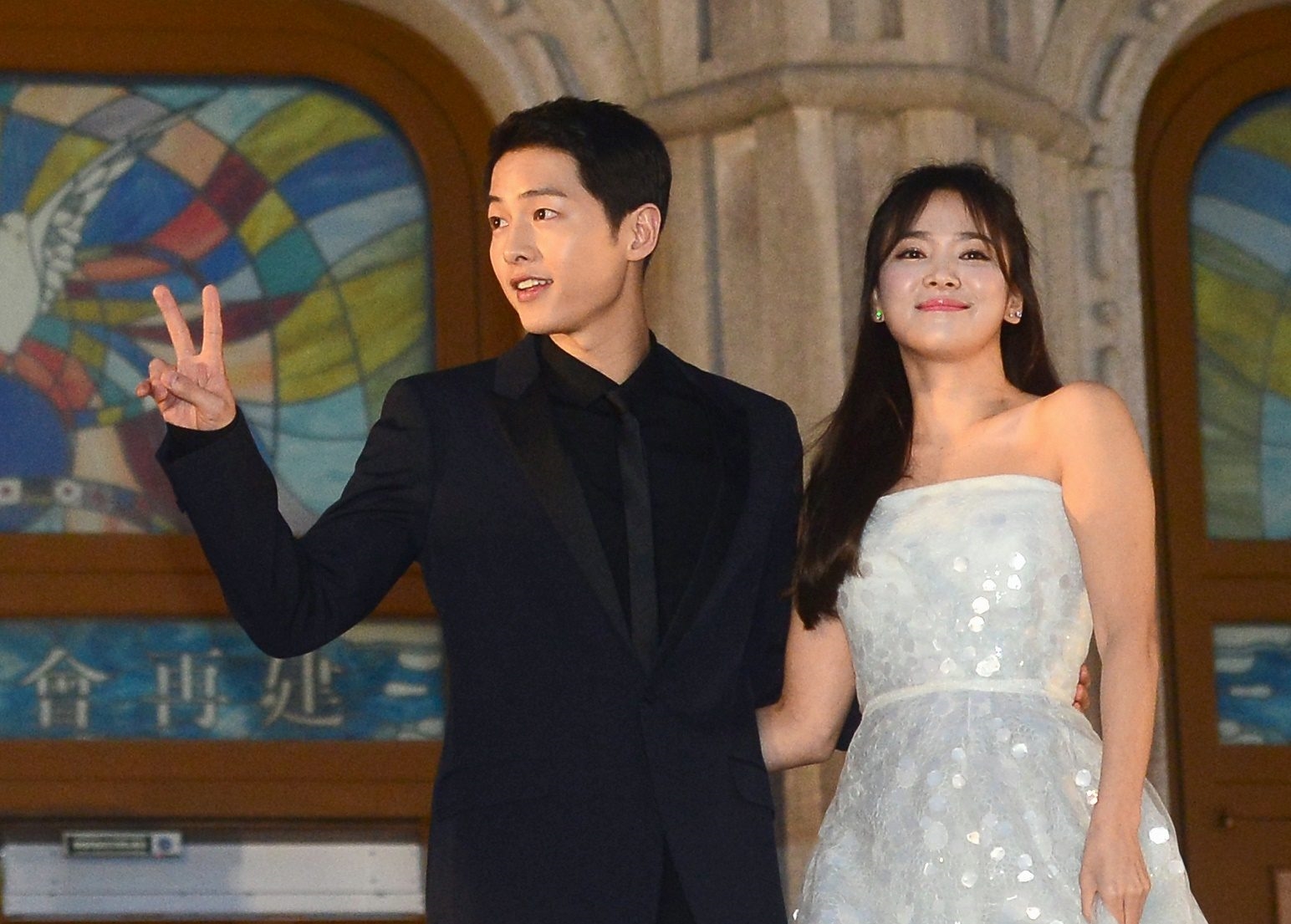 Song-Song Couple đã âm thầm lên đường đi chụp ảnh cưới