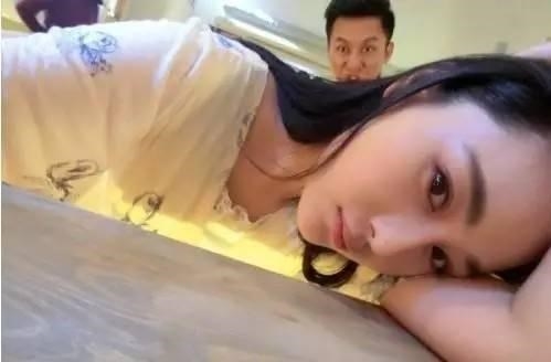 Trương Hinh Dư lại gây tranh cãi khi đăng ảnh cũ tiếc nuối Lý Thần