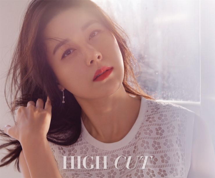 Ngắm nhan sắc của 'gái già U40' Kim Ha Neul qua 21 năm sự nghiệp