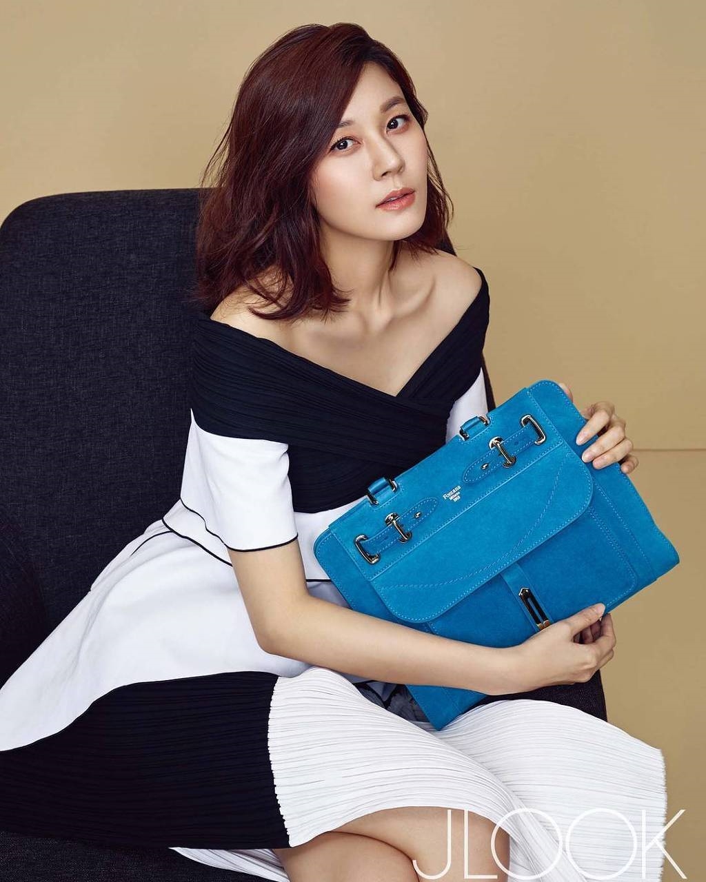 Ngắm nhan sắc của 'gái già U40' Kim Ha Neul qua 21 năm sự nghiệp
