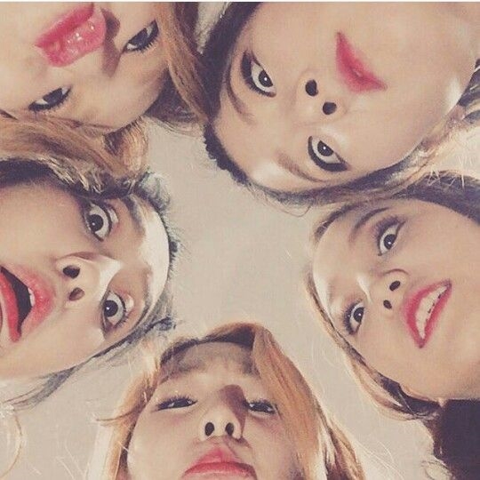 Loạt ảnh ganh đua danh hiệu 'gánh hài quốc dân' của loạt sao Kpop