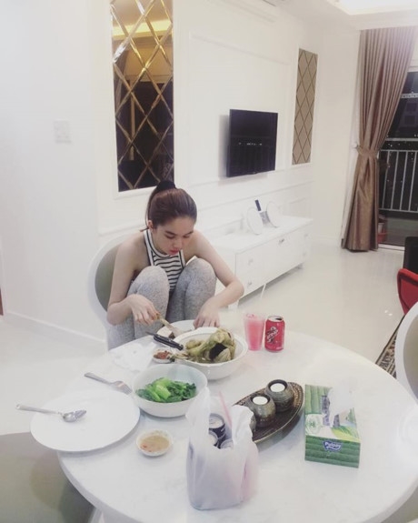 Những khoảnh khắc hài hước khi sao Việt bị chụp lén