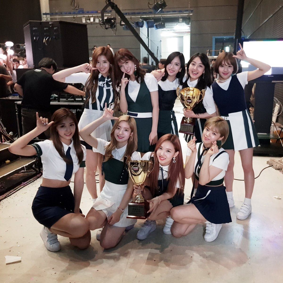 TWICE đã gây tiếng vang lớn cả trong nước và quốc tế.