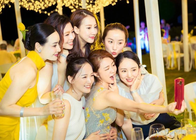 Trần Kiều Ân lại khiến fan lo 'sốt vó' khi tiếp tục làm phù dâu