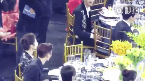 Ấm lòng khoảnh khắc Lay và Luhan thân thiết như ngày còn trong EXO