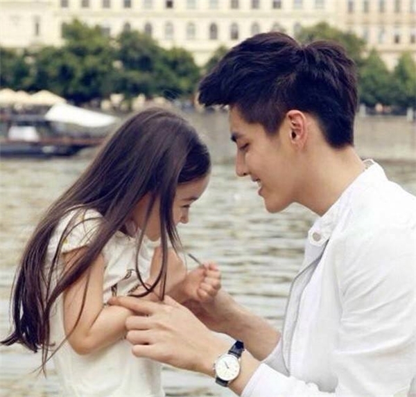 Ngọt ngào và ấm áp, những chàng trai này chắc chắn sẽ làm bố rất giỏi