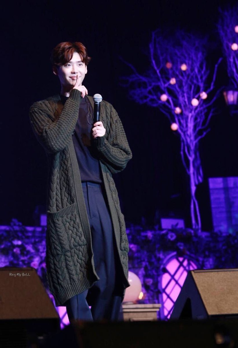 Fanmeeting của Lee Jong Suk, Suzy xuất hiện làm khách mời