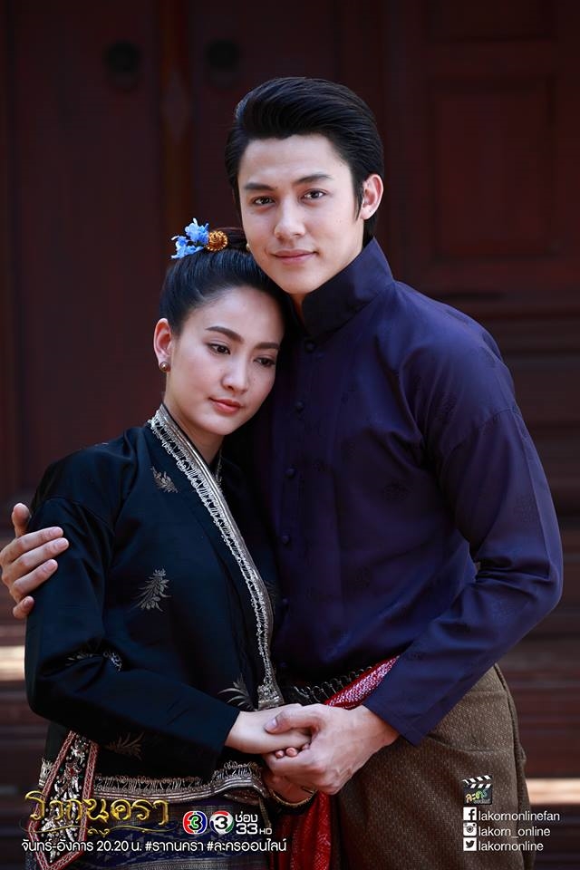 Rak Nakara: Cặp mỹ nữ Taew - Mew hợp diễn ăn ý làm chao đảo màn ảnh