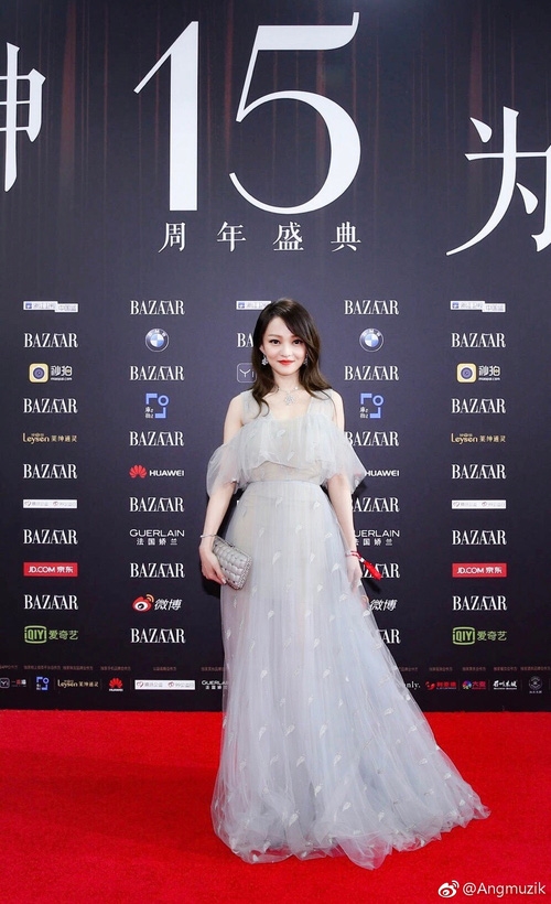 Trương Thiều Hàm tại sự kiện Harper's Bazaar.