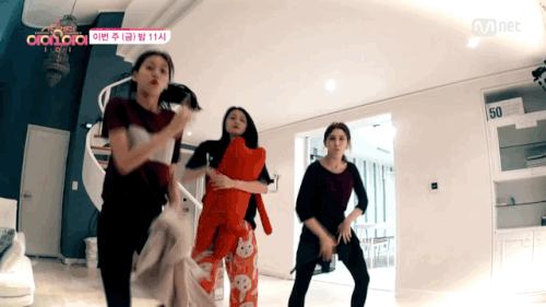 Những idol nữ quá tăng động đến nỗi fan không dám nhận mặt người quen