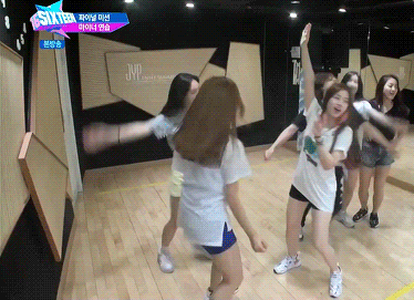 Những idol nữ quá tăng động đến nỗi fan không dám nhận mặt người quen