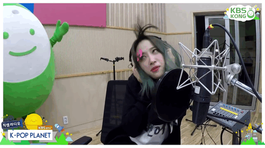 Những idol nữ quá tăng động đến nỗi fan không dám nhận mặt người quen