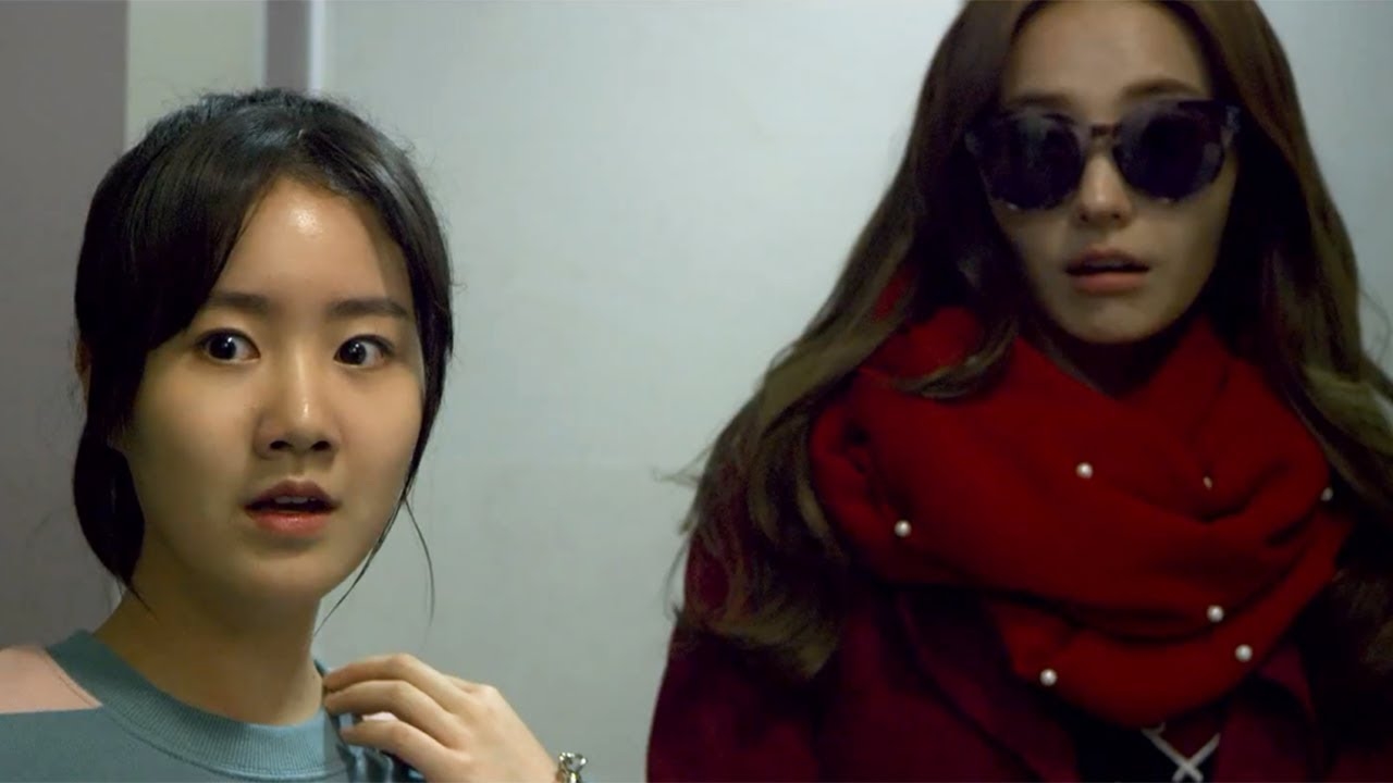 Hình ảnh của Jin Ji Hee và Han Chae Young cùng dự án phim Ngôi Sao Nhà Bên.