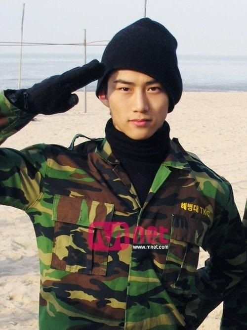 Taecyeon đã chính thức nhập ngũ từ ngày 4/9/2017.