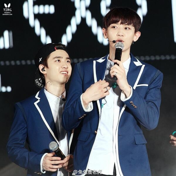 Những lần bị 'dìm hàng' chiều cao 'vừa tội, vừa thương' của D.O (EXO)