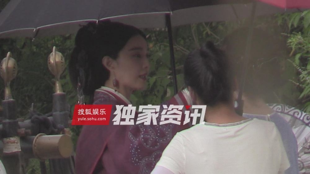 Phạm Băng Băng và Quách Phẩm Siêu trên phim trường Thắng Thiên Hạ