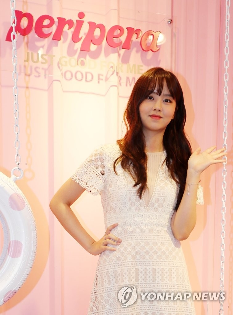 Kim So Hyun ngày càng lấy lại phong độ, rạng rỡ tại sự kiện mới