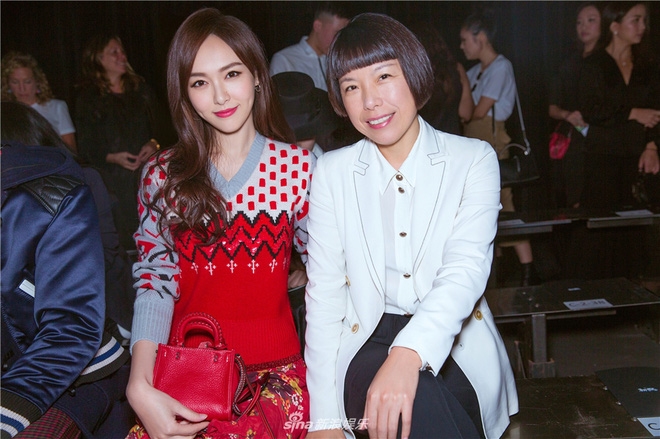 Đường Yên và BTV tạp chí Vouge Trung bà Angelica Cheung.