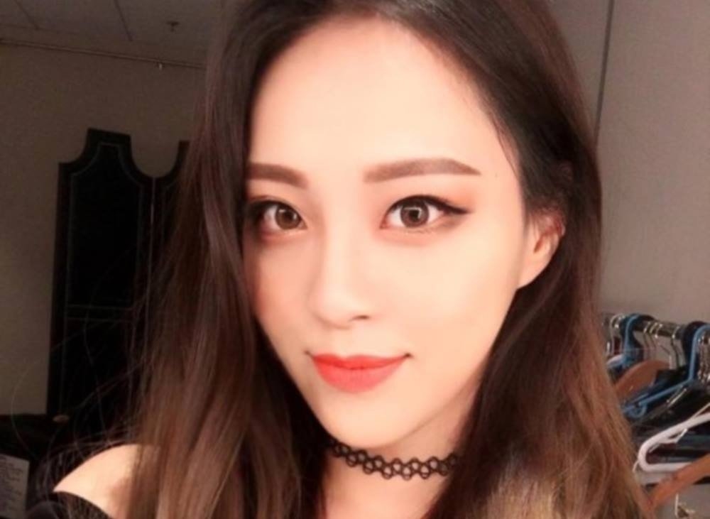 Sunmi comeback nhưng cô nàng vũ công nữ múa minh họa lại nổi đình đám