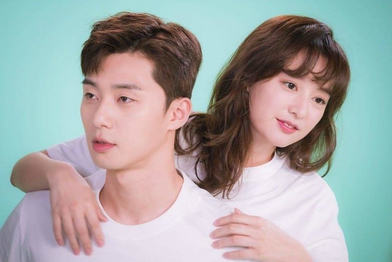 Park Seo Joon chia sẻ ngại ngùng khi tới gần bạn diễn nữ