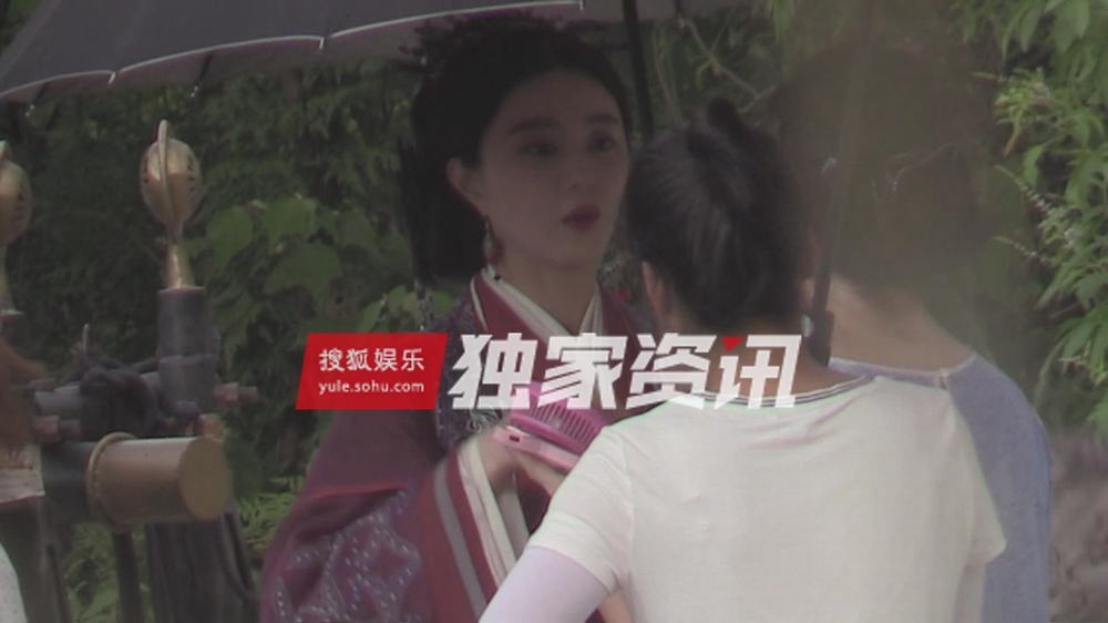 Phạm Băng Băng và Quách Phẩm Siêu trên phim trường Thắng Thiên Hạ