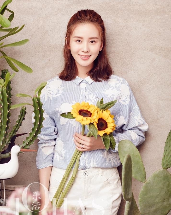 Fan lục lọi ảnh cũ và 'sửng sốt' nét đẹp dịu dàng từ xưa của Thi Thi