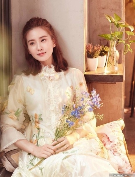 Fan lục lọi ảnh cũ và 'sửng sốt' nét đẹp dịu dàng từ xưa của Thi Thi