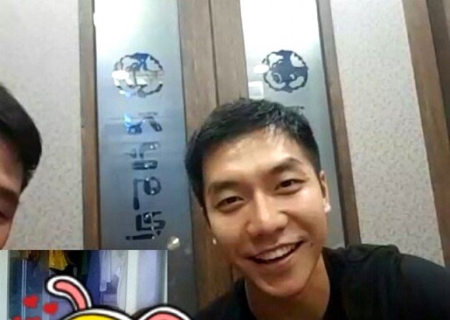 Fan rần rần khi thấy vài hình ảnh của Lee Seung Gi trong quân ngũ