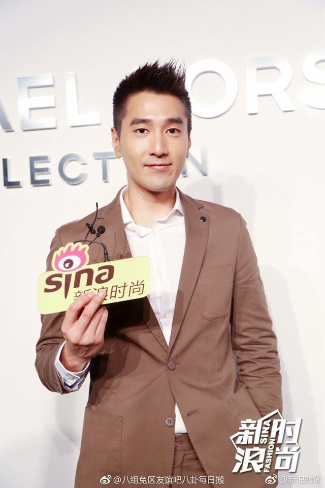 Fan cười lăn khi so sánh ảnh của Dạ Hoa và ảnh của Bạch Thiển selfie