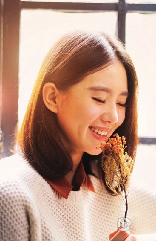 Fan lục lọi ảnh cũ và 'sửng sốt' nét đẹp dịu dàng từ xưa của Thi Thi