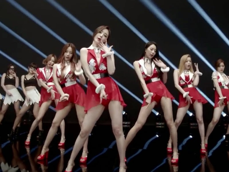 Ca khúc Joker của Dalshabet bị tuýt còi vì lý do được cho rất "sâu sát", hơn cả những hình ảnh vũ đạo gợi cảm hay trang phục hở hang trong MV mà còn bởi lời bài hát có ca từ nhạy cảm.