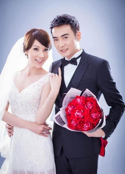 Tiêu Ân Tuấn hạnh phúc bên mỹ nữ Lâm Thiên Ngọc.