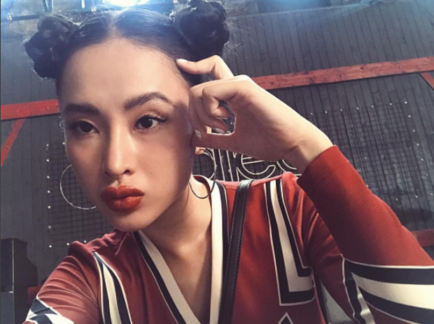 Đôi môi dày, sưng to của Angela Phương Trinh trong những bức ảnh thời gian gần đây.